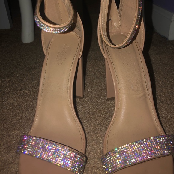 Nude Heels - Picture 2 of 3